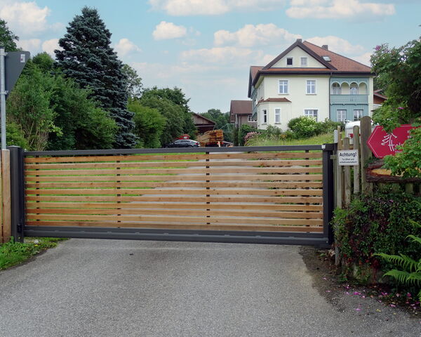 Falttor Lärche Renovierung Hof