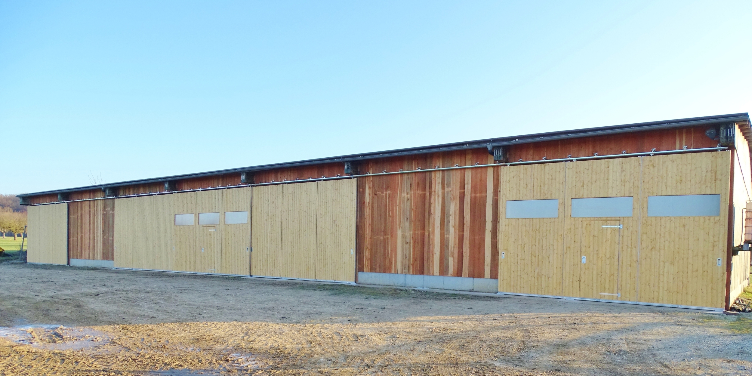 Hallenschiebetore in Fichte, 6,1 x 4,1 m, grundiert
