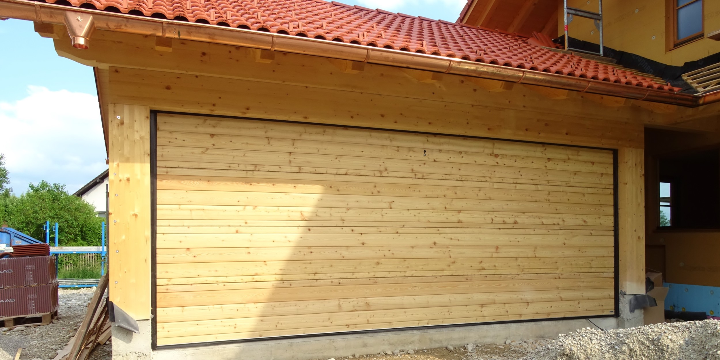 Holz-Sektionaltor 5450 x 2170 mm, Lärche Softline, 4 Sektionen.JPG
