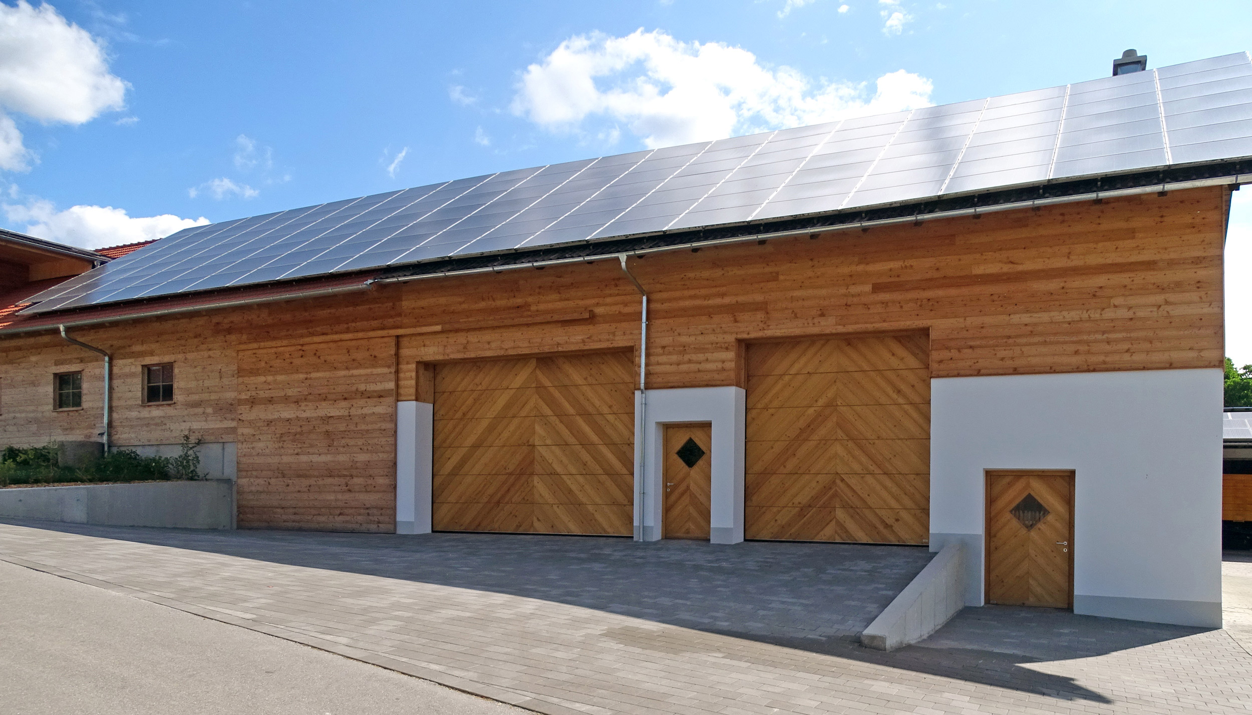 Sektionaltor aus Holz